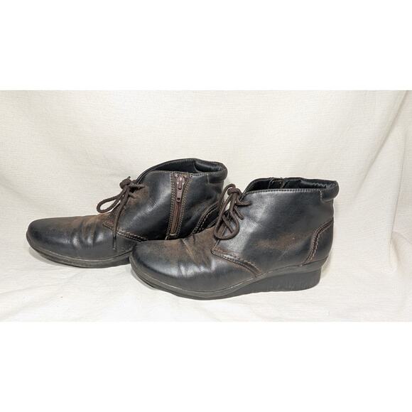 Clarks Womens Cloudsteppers Distressed Ankle Boots 6.5W brown minimalist - Picture 1 of 7